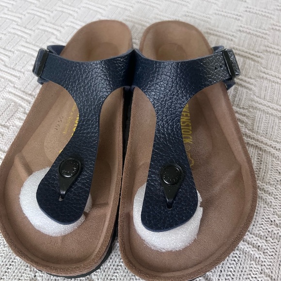 Birkenstock Shoes - NWOT Birkenstock Gizah Thong Slides in Navy Blue Leather